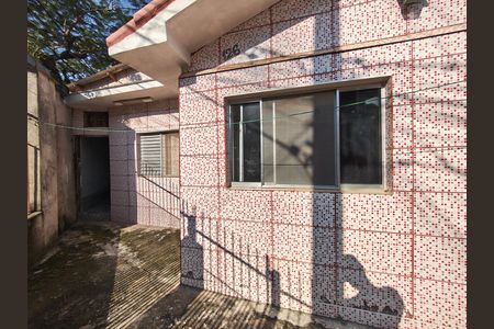 Casa à venda com 100m², 2 quartos e 2 vagas Casa à venda com 100m², 2 quartos e 2 vagasQuintal