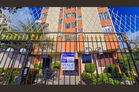 Apartamento para alugar com 48m², 2 quartos e 1 vagaFachada e portaria com placa