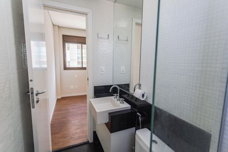 Apartamento para alugar com 125m², 2 quartos e 3 vagas Apartamento para alugar com 125m², 2 quartos e 3 vagasBanheiro da Suíte