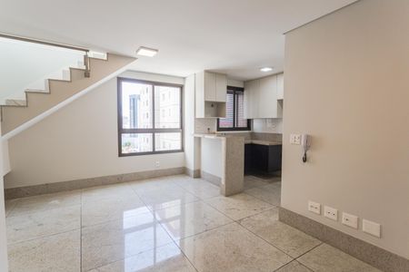 Sala 1 de apartamento para alugar com 2 quartos, 125m² em Carmo, Belo Horizonte
