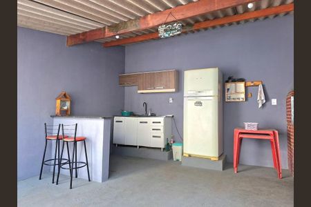 Casa à venda com 81m², 2 quartos e 2 vagas
