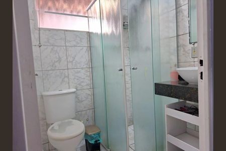 Casa à venda com 81m², 2 quartos e 2 vagas