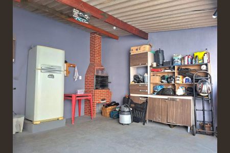 Casa à venda com 81m², 2 quartos e 2 vagas