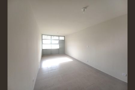 Sala/Quarto de kitnet/studio para alugar com 1 quarto, 46m² em Santa Ifigênia, São Paulo