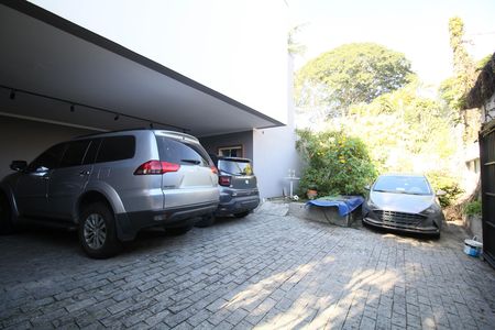 Garagem de casa à venda com 6 quartos, 653m² em Vila Progredior, São Paulo