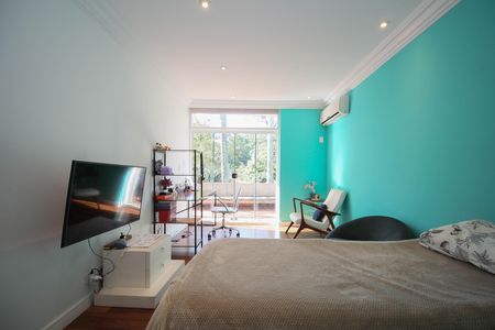 Quarto 2 de casa à venda com 6 quartos, 653m² em Vila Progredior, São Paulo