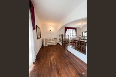 Foto 11 de casa para alugar com 4 quartos, 387m² em Alto de Pinheiros, São Paulo