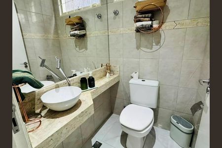 Casa à venda com 162m², 3 quartos e 2 vagas