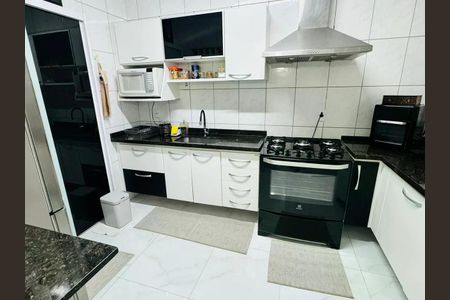 Casa à venda com 162m², 3 quartos e 2 vagas