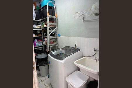 Casa à venda com 71m², 2 quartos e 2 vagas