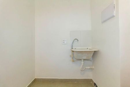 Apartamento para alugar com 33m², 2 quartos e sem vaga Apartamento para alugar com 33m², 2 quartos e sem vagaCozinha e Área de Serviço