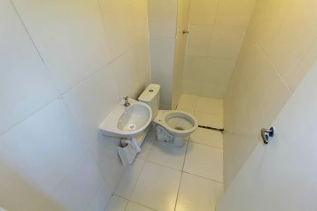 Apartamento para alugar com 33m², 2 quartos e sem vaga Apartamento para alugar com 33m², 2 quartos e sem vagaBanheiro