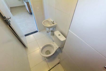 Apartamento para alugar com 33m², 2 quartos e sem vaga Apartamento para alugar com 33m², 2 quartos e sem vagaBanheiro