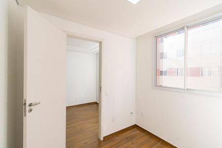 Quarto 1 de apartamento para alugar com 2 quartos, 35m² em Jardim Santa Adelia, São Paulo