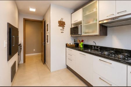 Cozinha de apartamento para alugar com 3 quartos, 128m² em Vila Jardim, Porto Alegre