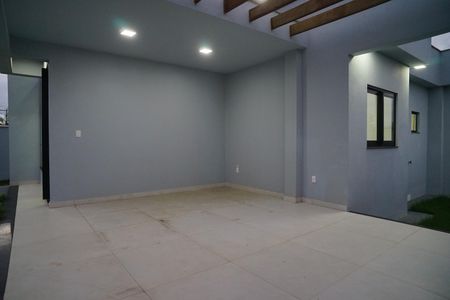 Garagem de casa para alugar com 3 quartos, 132m² em Itaipuaçu, Maricá