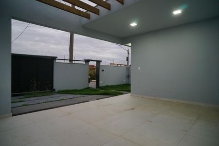 Garagem de casa para alugar com 3 quartos, 132m² em Itaipuaçu, Maricá