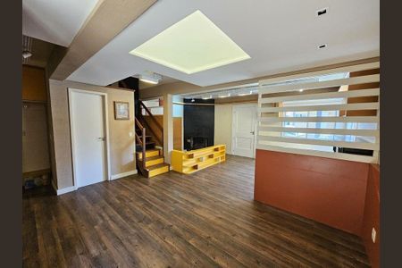 Sala de casa de condomínio para alugar com 3 quartos, 127m² em Mário Quintana, Porto Alegre