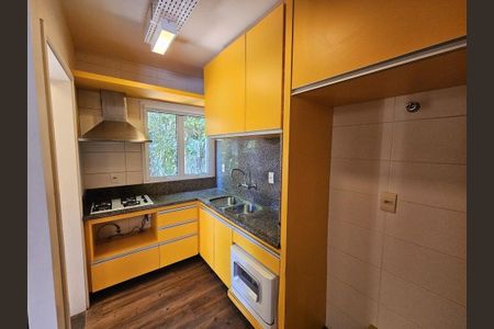 Cozinha de casa de condomínio para alugar com 3 quartos, 127m² em Mário Quintana, Porto Alegre