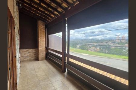 Casa à venda com 138m², 2 quartos e 2 vagas