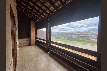 Casa à venda com 138m², 2 quartos e 2 vagas