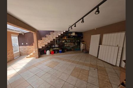 Casa à venda com 138m², 2 quartos e 2 vagas