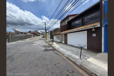 Casa à venda com 138m², 2 quartos e 2 vagas