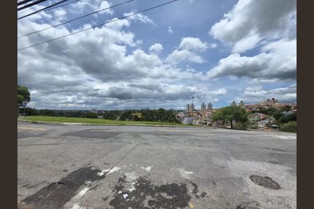 Casa à venda com 138m², 2 quartos e 2 vagas