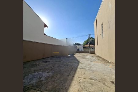 Casa à venda com 151m², 2 quartos e 5 vagas