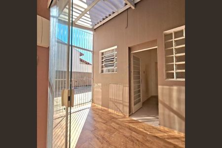 Casa à venda com 151m², 2 quartos e 5 vagas