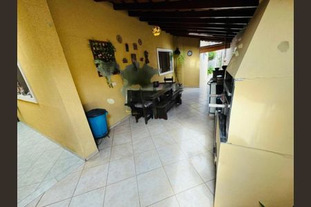 Casa à venda com 184m², 3 quartos e 2 vagas