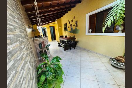 Casa à venda com 184m², 3 quartos e 2 vagas
