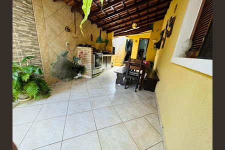 Casa à venda com 184m², 3 quartos e 2 vagas