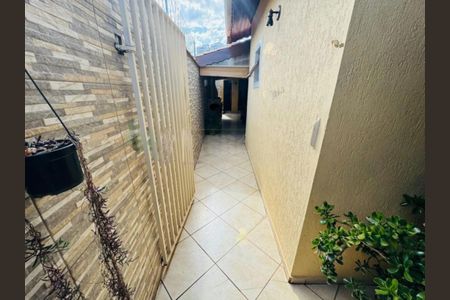 Casa à venda com 184m², 3 quartos e 2 vagas