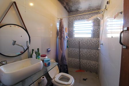 Casa à venda com 339m², 3 quartos e 7 vagas Casa à venda com 339m², 3 quartos e 7 vagasBanheiro de Serviço