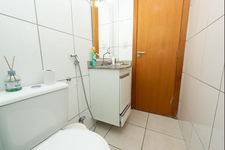 Apartamento à venda com 65m², 2 quartos e 2 vagas Apartamento à venda com 65m², 2 quartos e 2 vagasBanheiro