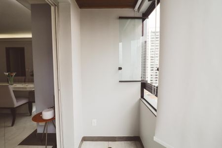 Apartamento à venda com 153m², 4 quartos e 2 vagas Apartamento à venda com 153m², 4 quartos e 2 vagasVaranda da Sala