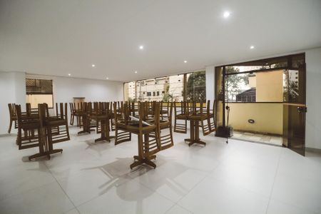 Apartamento à venda com 153m², 4 quartos e 2 vagas Apartamento à venda com 153m², 4 quartos e 2 vagasÁrea comum - Salão de festas
