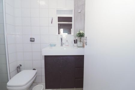 Apartamento à venda com 153m², 4 quartos e 2 vagas Apartamento à venda com 153m², 4 quartos e 2 vagasBanheiro da Suíte