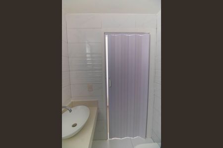 Casa à venda com 80m², 2 quartos e sem vaga Casa à venda com 80m², 2 quartos e sem vagaBanheiro da Suíte 1
