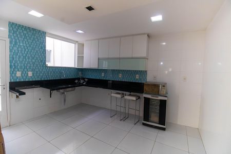 Casa à venda com 80m², 2 quartos e sem vaga Casa à venda com 80m², 2 quartos e sem vagaCozinha
