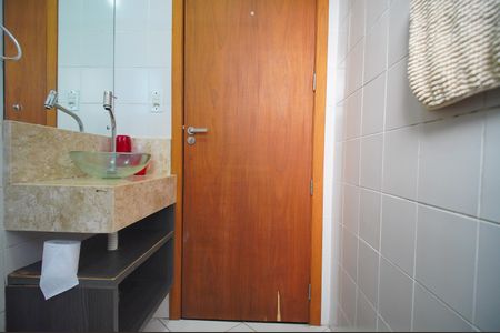 Banheiro de kitnet/studio para alugar com 1 quarto, 35m² em Centro, São Leopoldo
