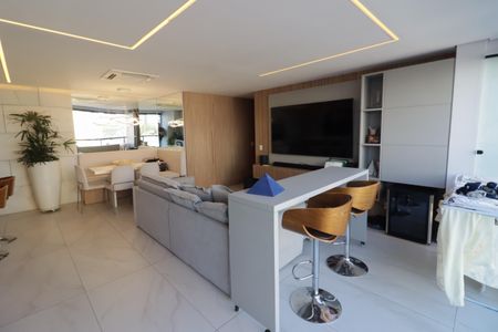 Apartamento à venda com 92m², 2 quartos e 2 vagasSala/Cozinha