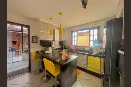 Casa para alugar com 250m², 3 quartos e 4 vagas Casa para alugar com 250m², 3 quartos e 4 vagasCozinha