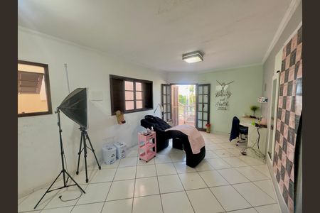 Casa para alugar com 250m², 3 quartos e 4 vagas Casa para alugar com 250m², 3 quartos e 4 vagasQuarto 4