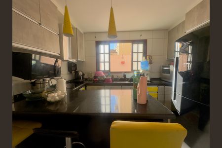 Casa para alugar com 250m², 3 quartos e 4 vagas Casa para alugar com 250m², 3 quartos e 4 vagasCozinha