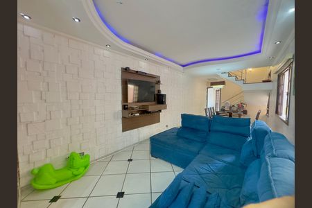 Casa para alugar com 250m², 3 quartos e 4 vagas Casa para alugar com 250m², 3 quartos e 4 vagasSala