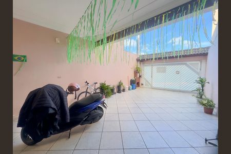 Casa para alugar com 250m², 3 quartos e 4 vagas Casa para alugar com 250m², 3 quartos e 4 vagasGaragem