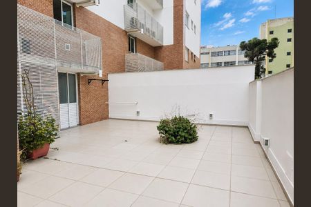 Apartamento para alugar com 220m², 2 quartos e 2 vagas Apartamento para alugar com 220m², 2 quartos e 2 vagasÁrea externa