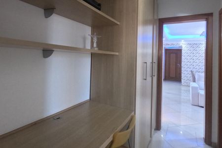 Apartamento para alugar com 100m², 3 quartos e 1 vagaEscritório (corredor)